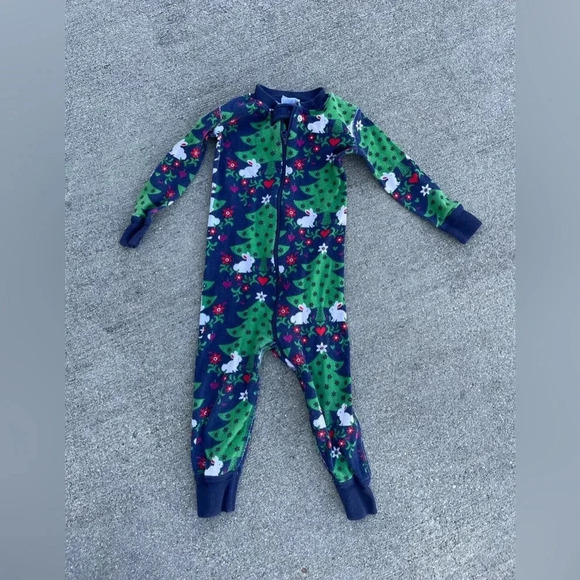 Hanna Andersson Other - EUC Hanna Andersson zip up pajama 2T one piece comfy Christmas Trees Bunnies